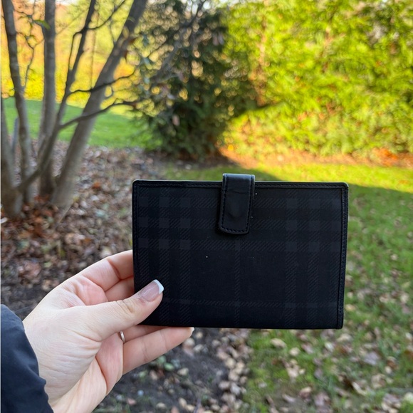 Free Burberry Wallet Giveaway Follow IG @thebagriculture - Picture 1 of 1